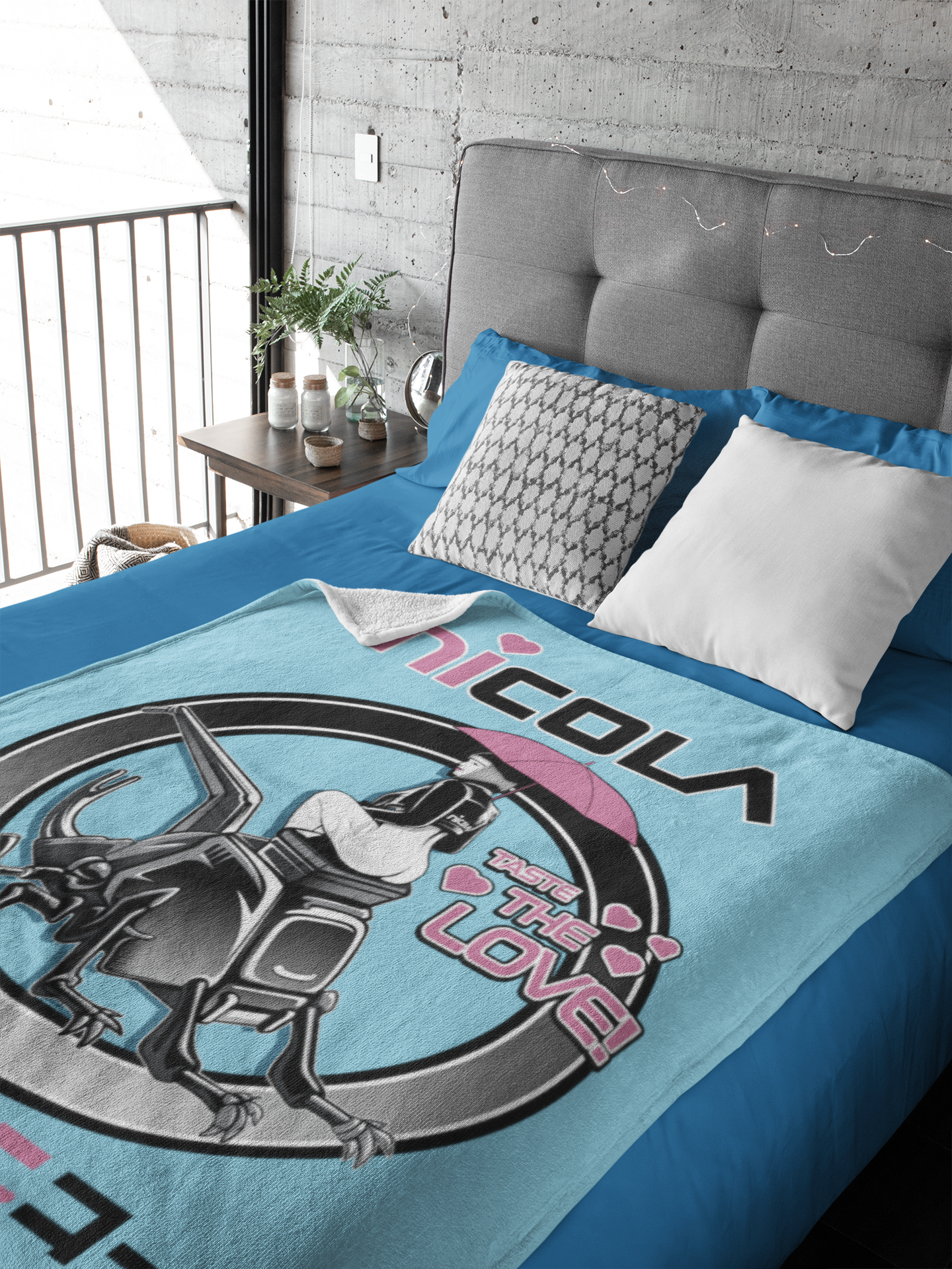 NICOLA FLEECE BLANKET