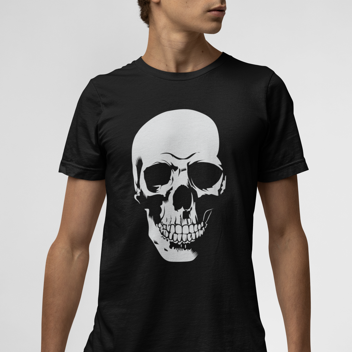 WHITE SKULL TEE