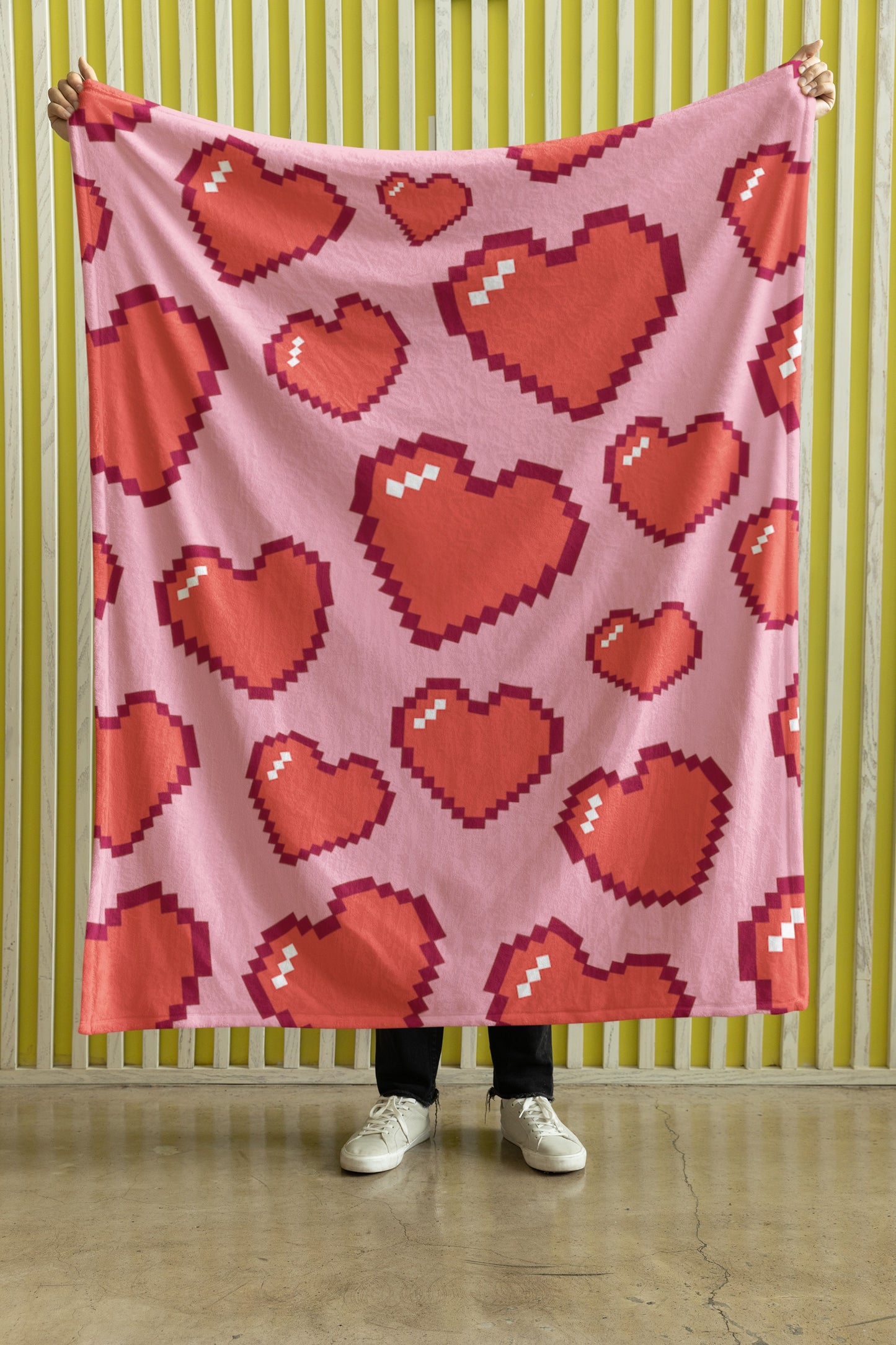 8bit Hearts Fleece Blanket Pink