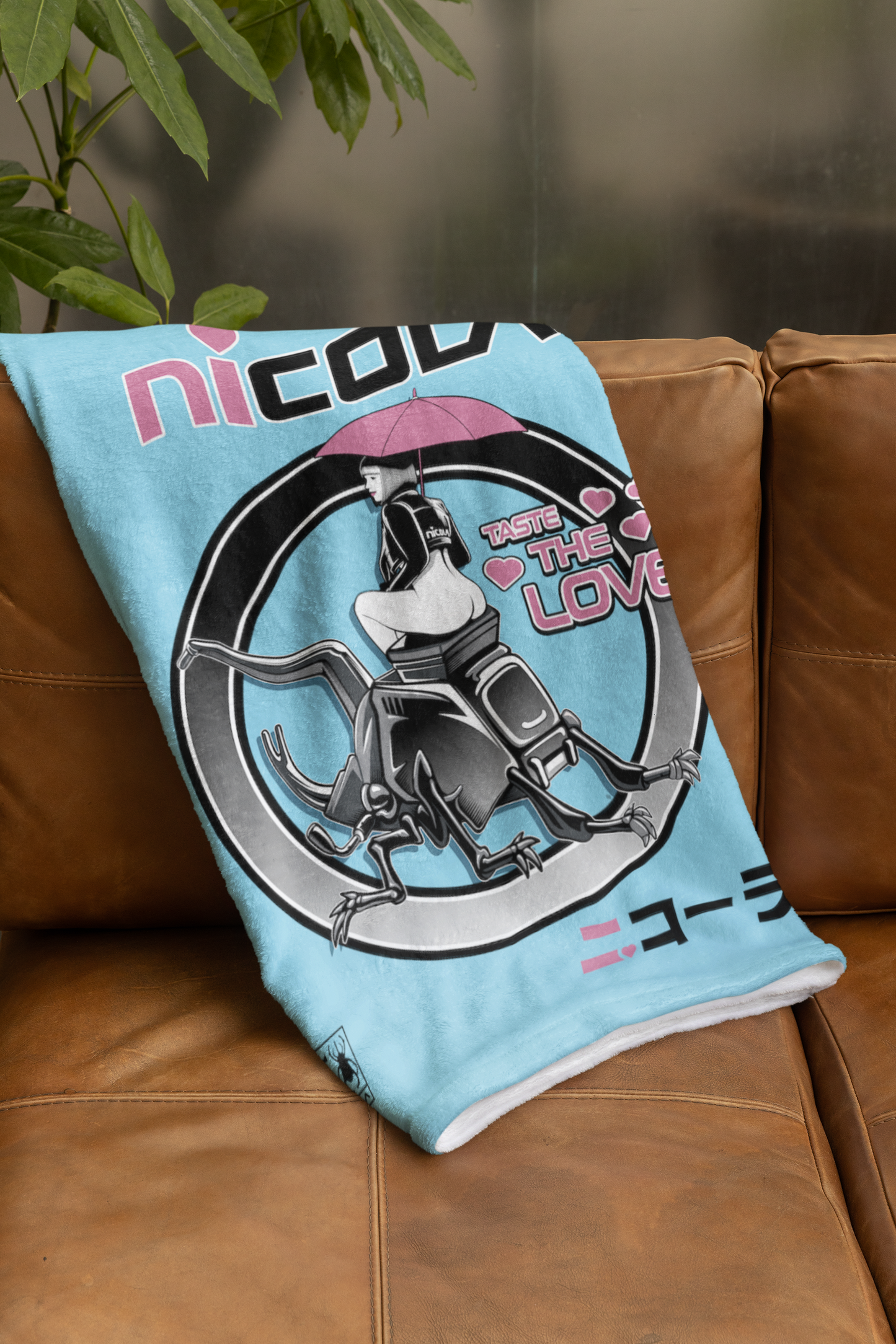 NICOLA FLEECE BLANKET